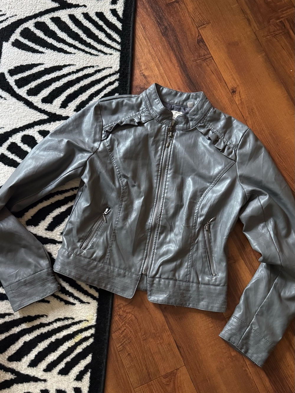 Womens Heart Soul Gray Ruffle moto Faux Leather Zip Front Jacket medium